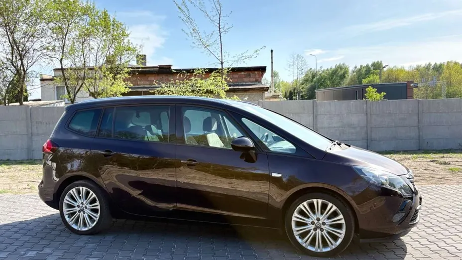 OPEL Zafira -