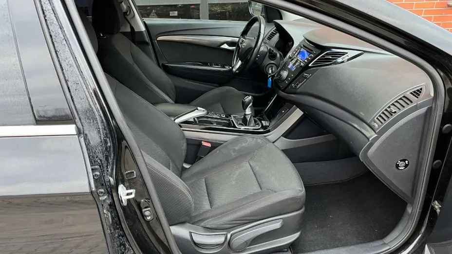 HYUNDAI i40 -