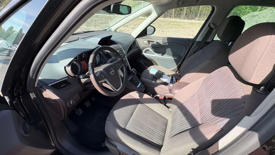OPEL Zafira -