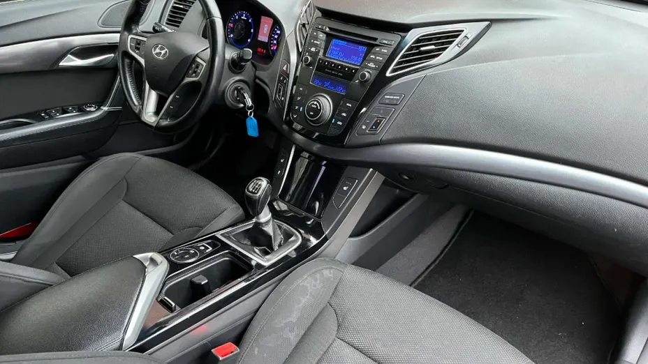 HYUNDAI i40 -