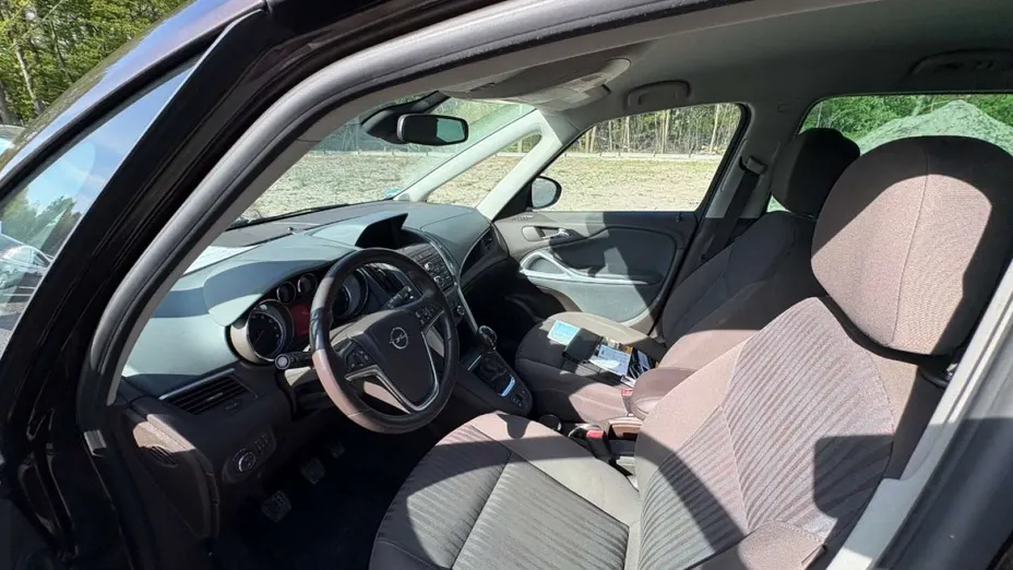 OPEL Zafira -