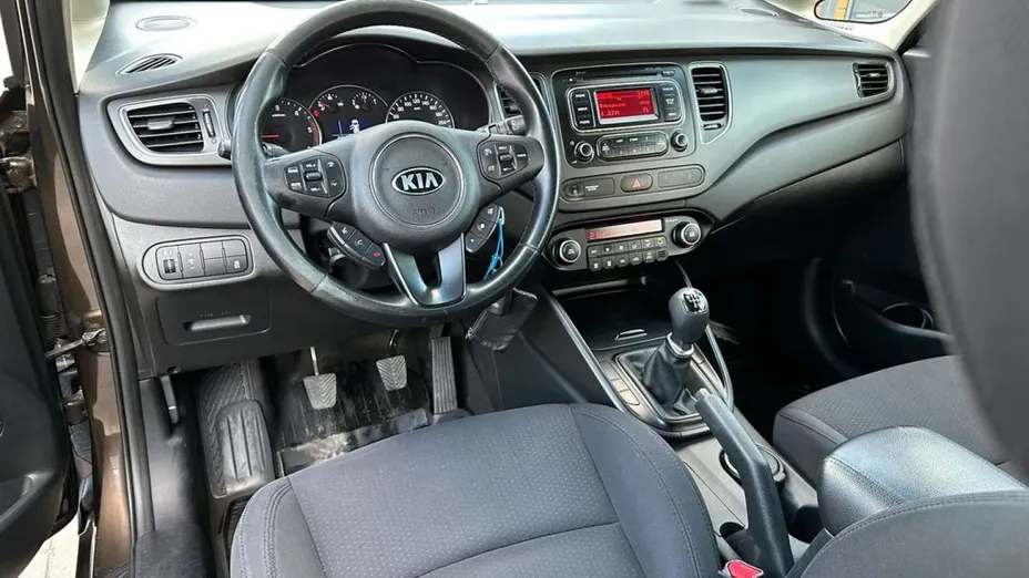 KIA Carens -