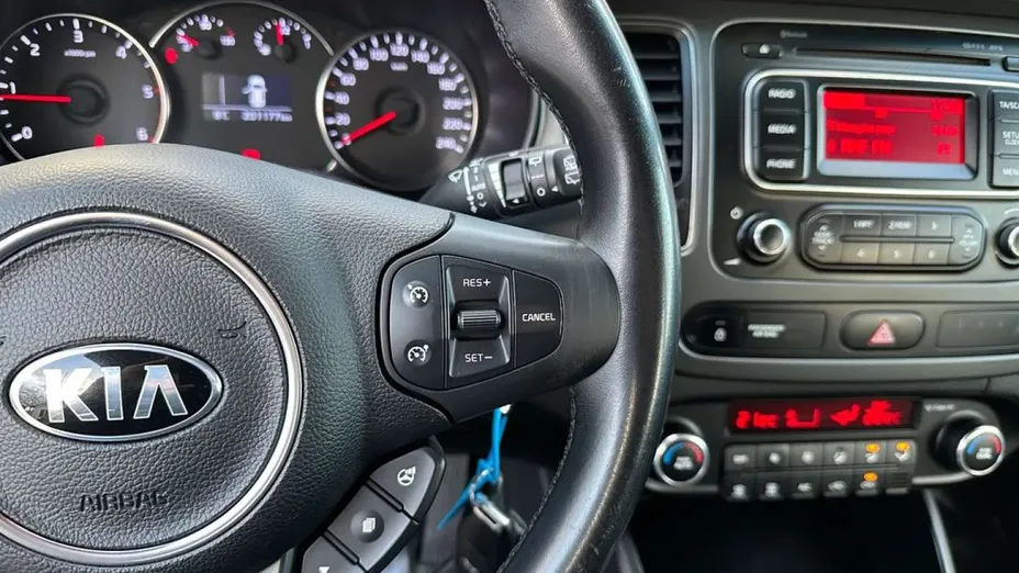 KIA Carens -