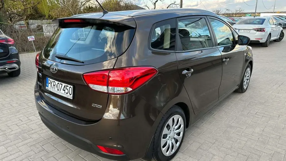 KIA Carens -