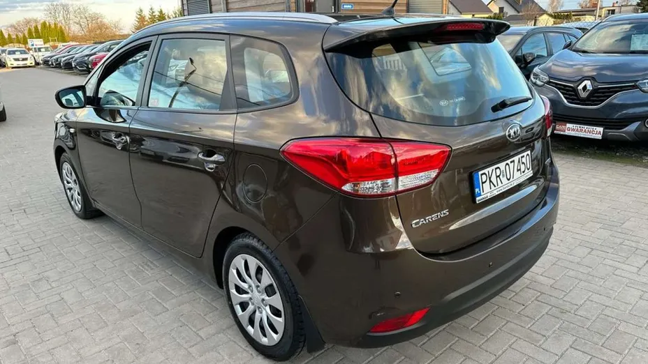 KIA Carens -