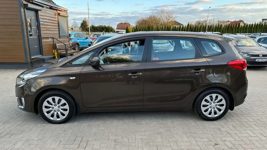 KIA Carens -