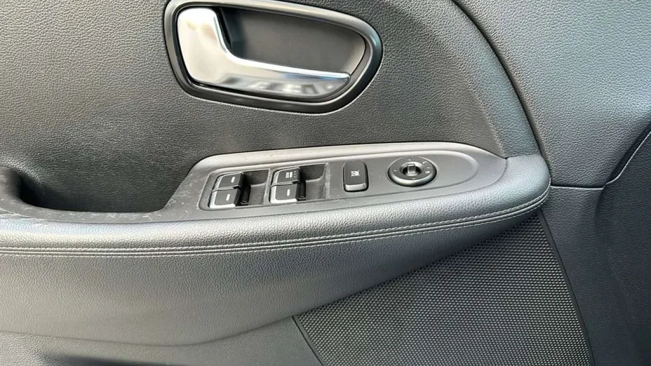 KIA Carens -