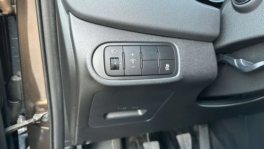 KIA Carens -