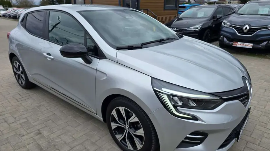 RENAULT Clio -