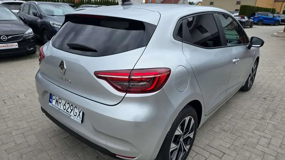 RENAULT Clio -