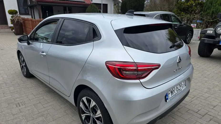 RENAULT Clio -