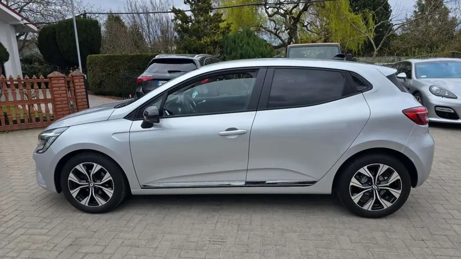 RENAULT Clio -