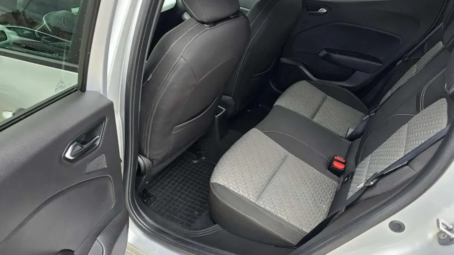 RENAULT Clio -