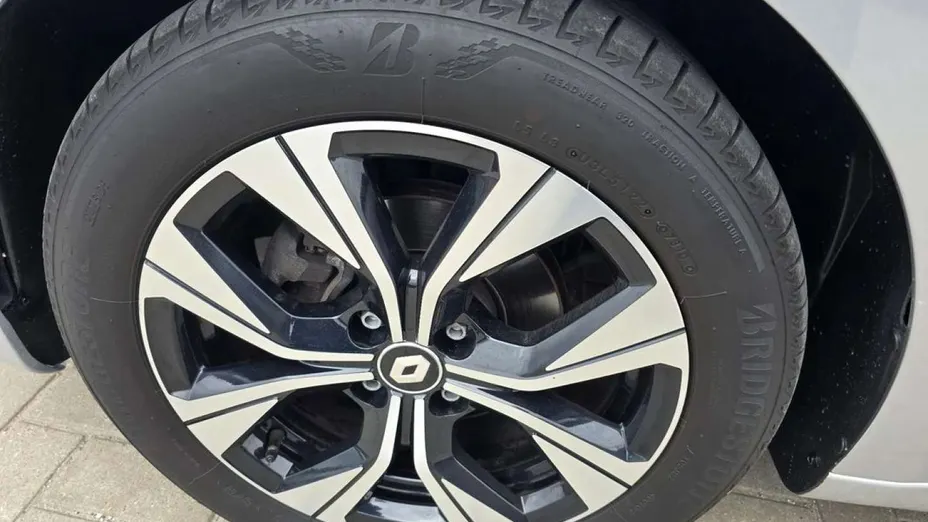 RENAULT Clio -