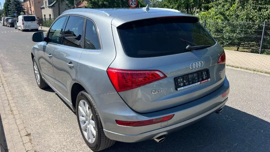 AUDI Q5 -
