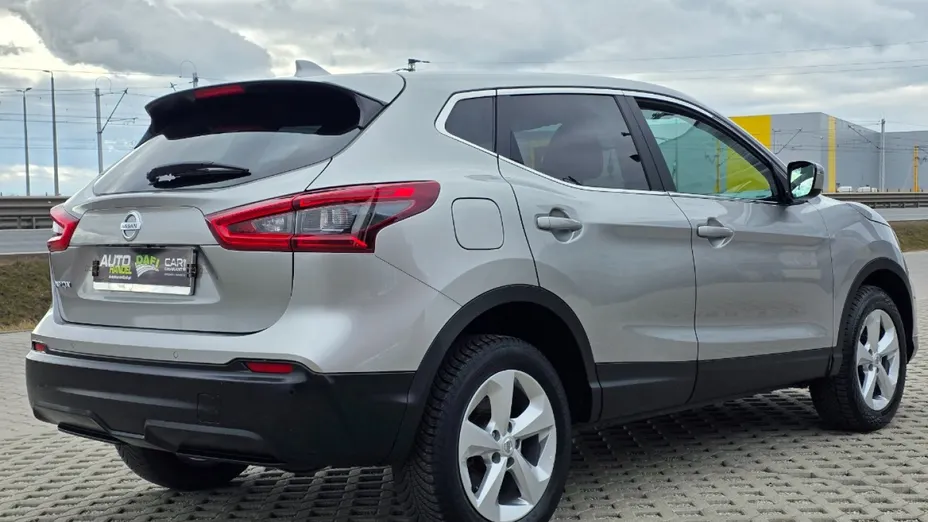 NISSAN Qashqai -
