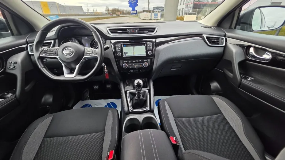 NISSAN Qashqai -