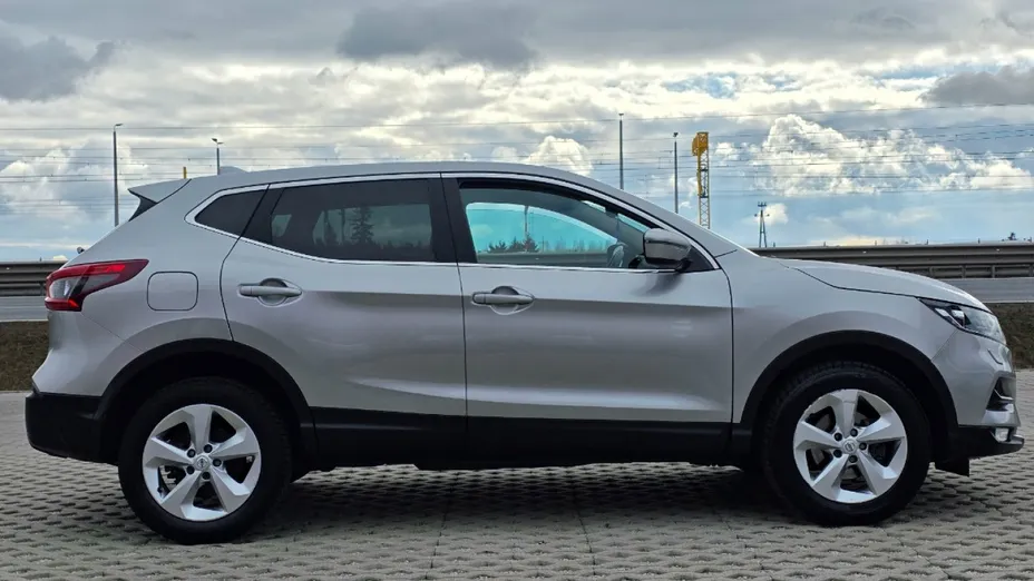 NISSAN Qashqai -