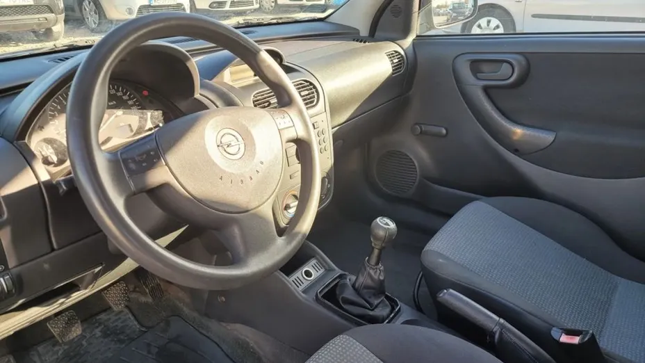 OPEL Corsa -