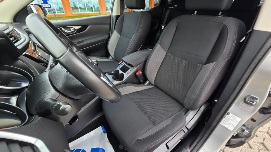 NISSAN Qashqai -