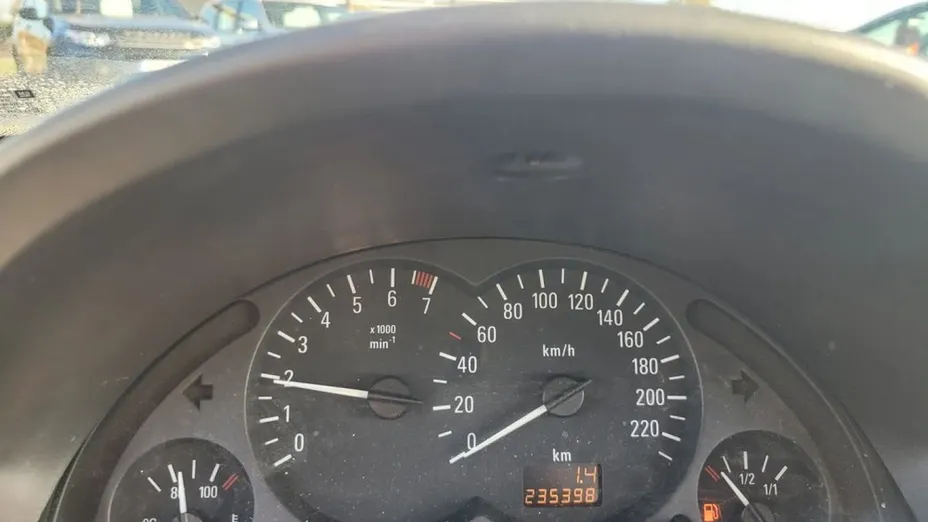 OPEL Corsa -