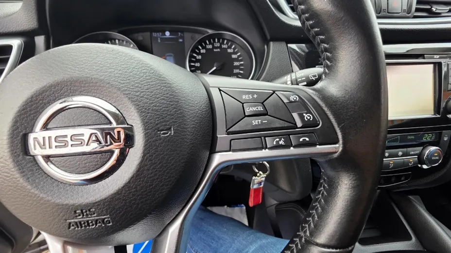 NISSAN Qashqai -