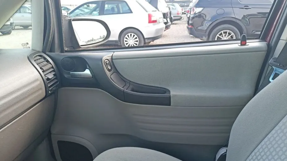 OPEL Zafira -