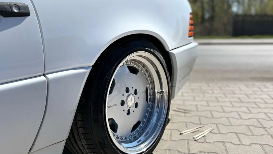 MERCEDES-BENZ SL -
