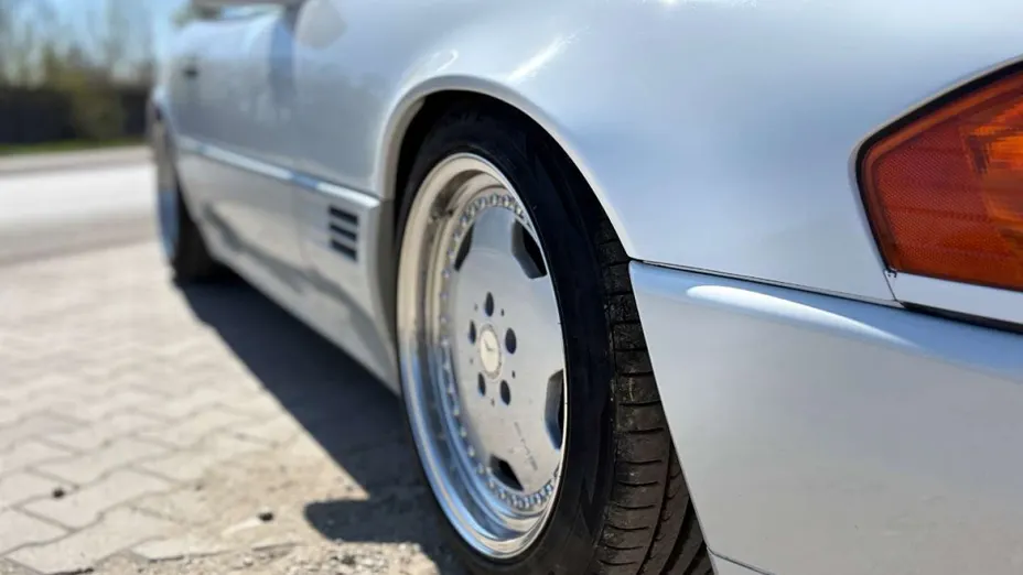 MERCEDES-BENZ SL -