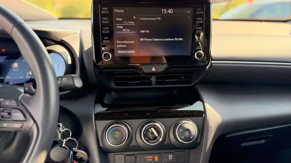 TOYOTA Yaris Cross -