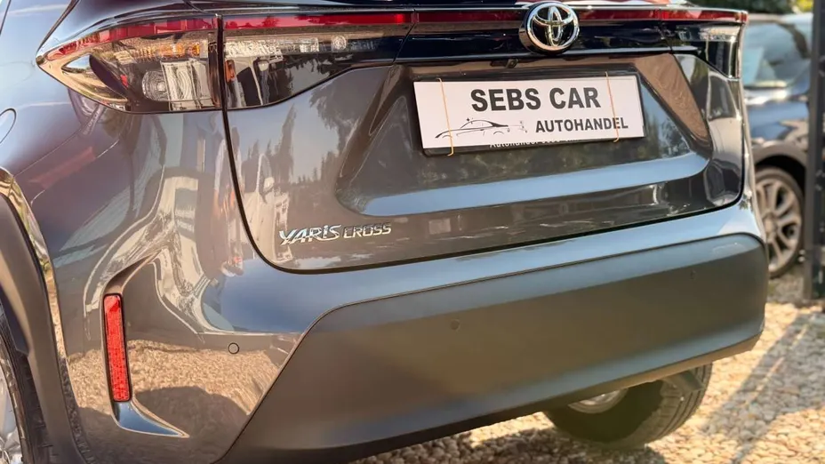TOYOTA Yaris Cross -