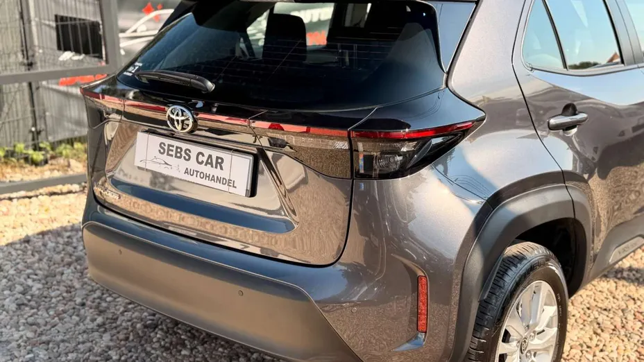 TOYOTA Yaris Cross -