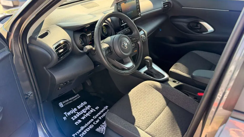TOYOTA Yaris Cross -