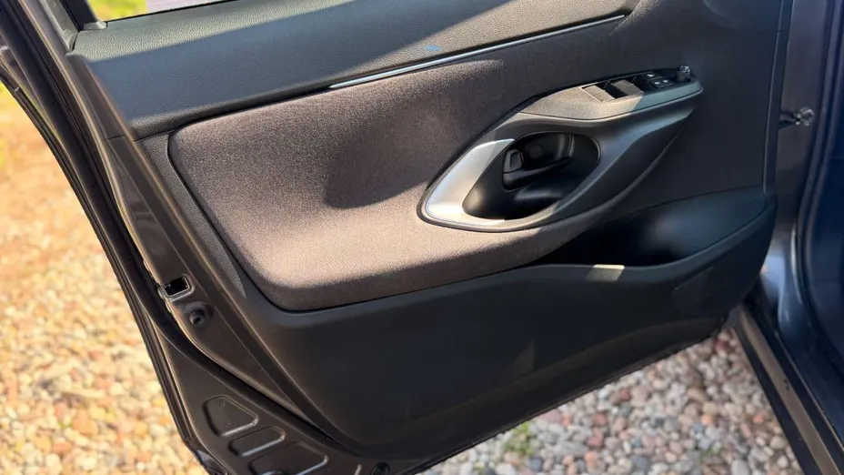 TOYOTA Yaris Cross -