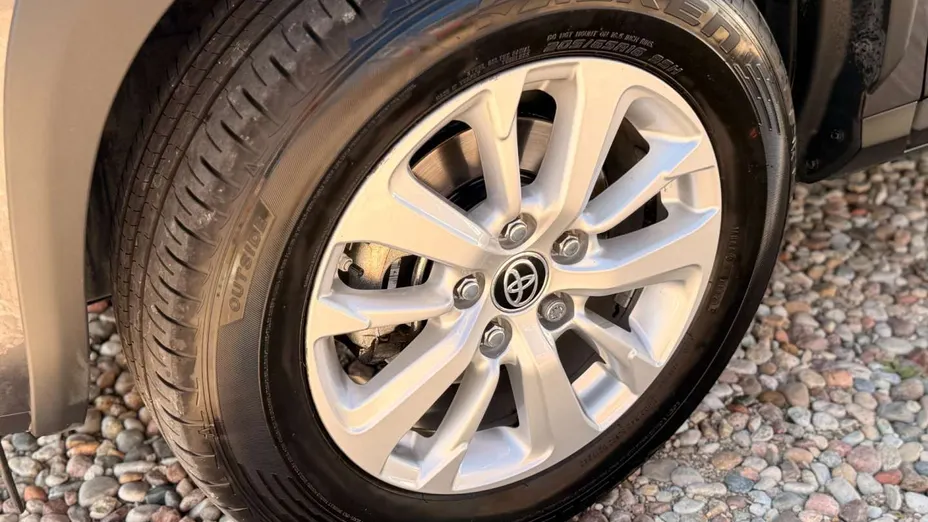 TOYOTA Yaris Cross -