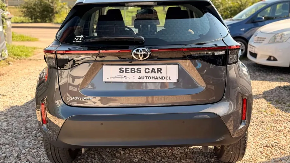 TOYOTA Yaris Cross -