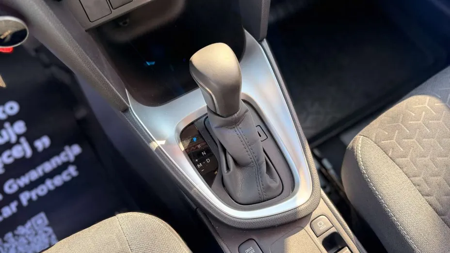 TOYOTA Yaris Cross -