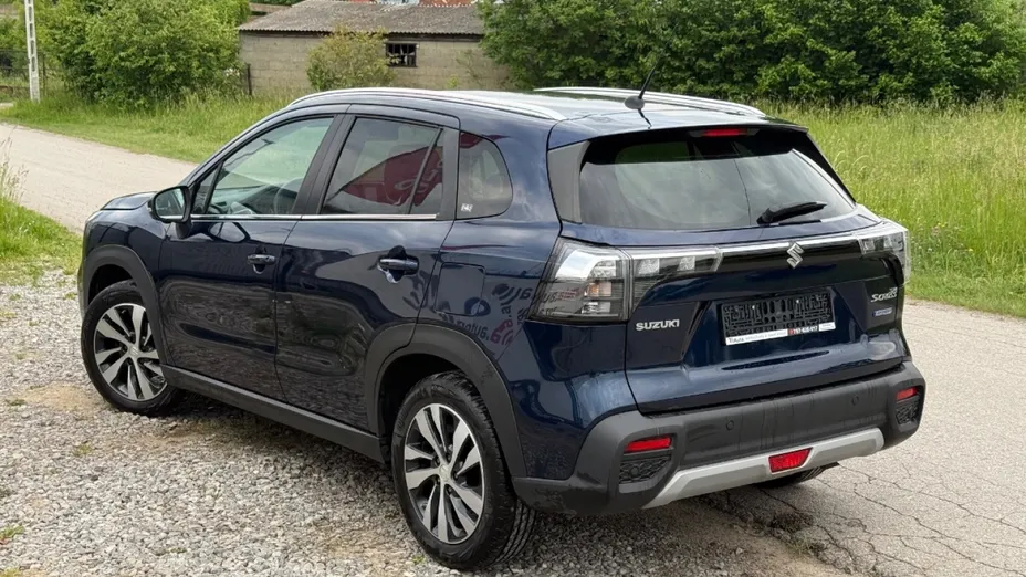 SUZUKI SX4 -