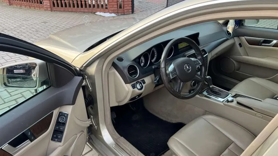 MERCEDES-BENZ C Klasa -
