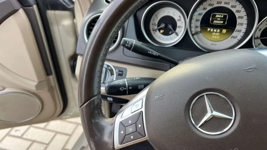 MERCEDES-BENZ C Klasa -