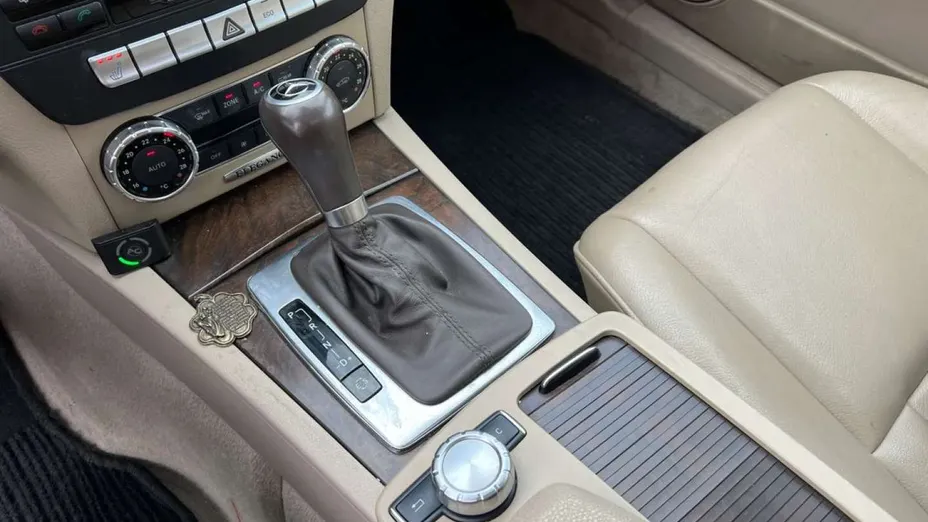 MERCEDES-BENZ C Klasa -