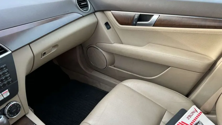 MERCEDES-BENZ C Klasa -