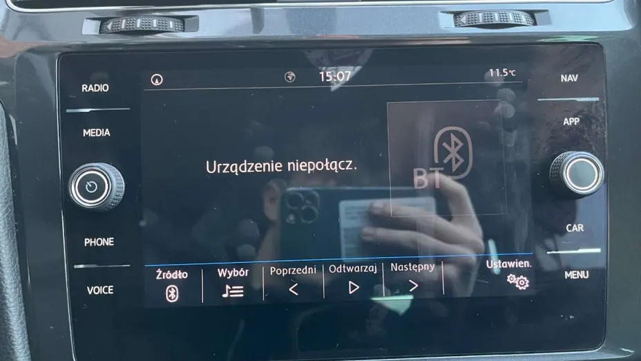 VOLKSWAGEN Golf -