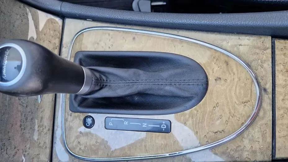 MERCEDES-BENZ E Klasa -