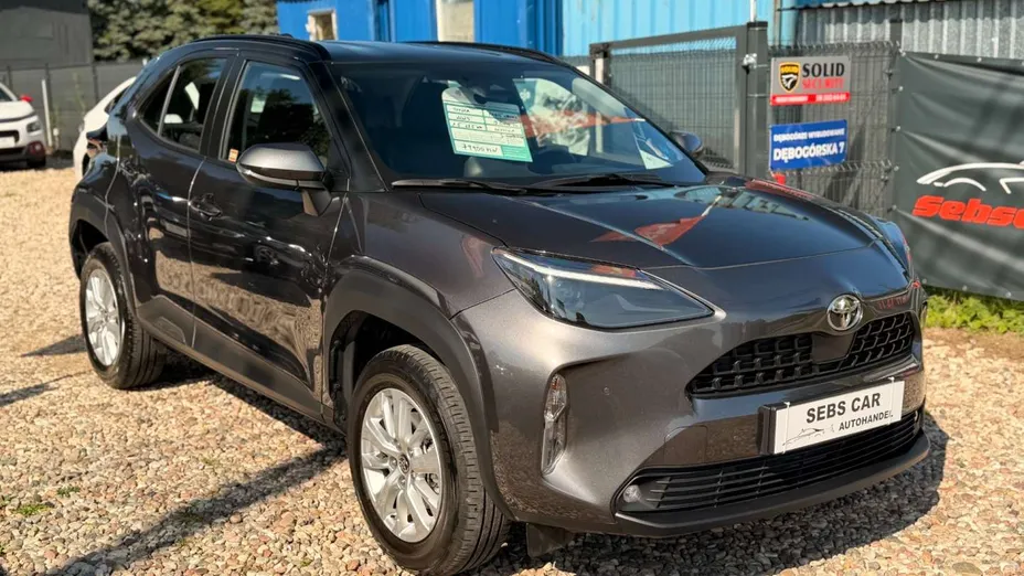 TOYOTA Yaris Cross -