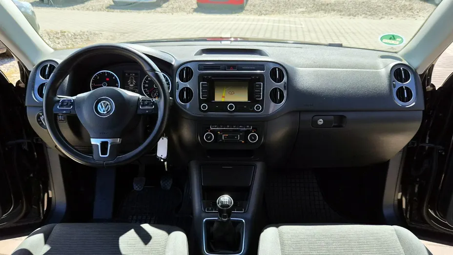 VOLKSWAGEN Tiguan -