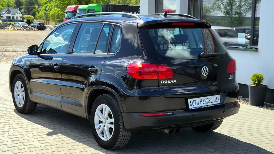 VOLKSWAGEN Tiguan -