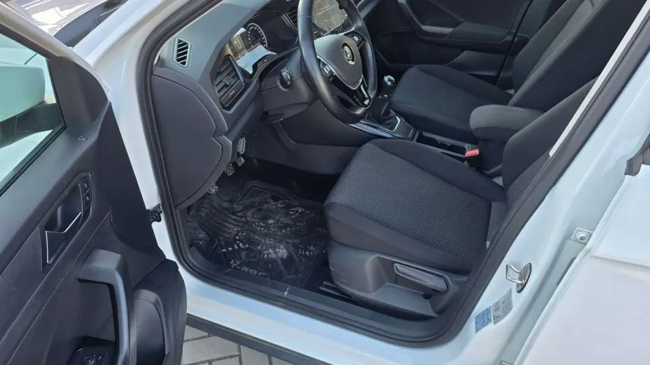 VOLKSWAGEN T-ROC -