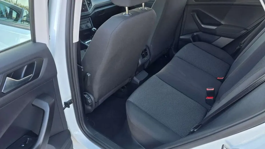 VOLKSWAGEN T-ROC -