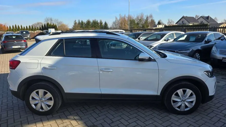 VOLKSWAGEN T-ROC -